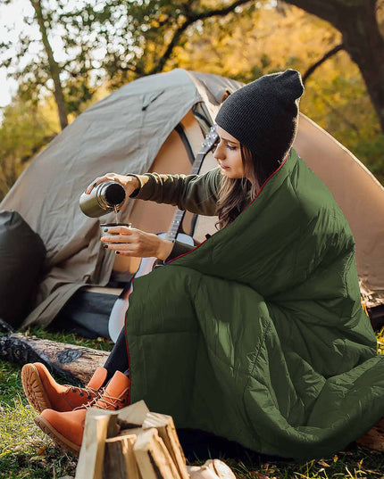 Blue Compact Lightweight Quilted Blanket - Soft, Warm, and Portable for Outdoor Adventures